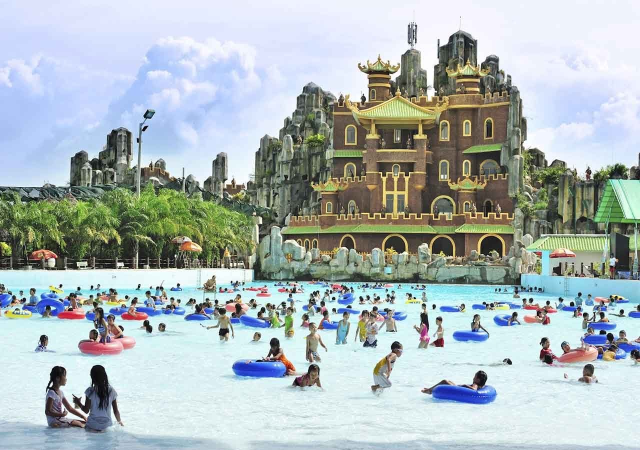 Khu du lịch với kiến trúc đền đài truyền thống
