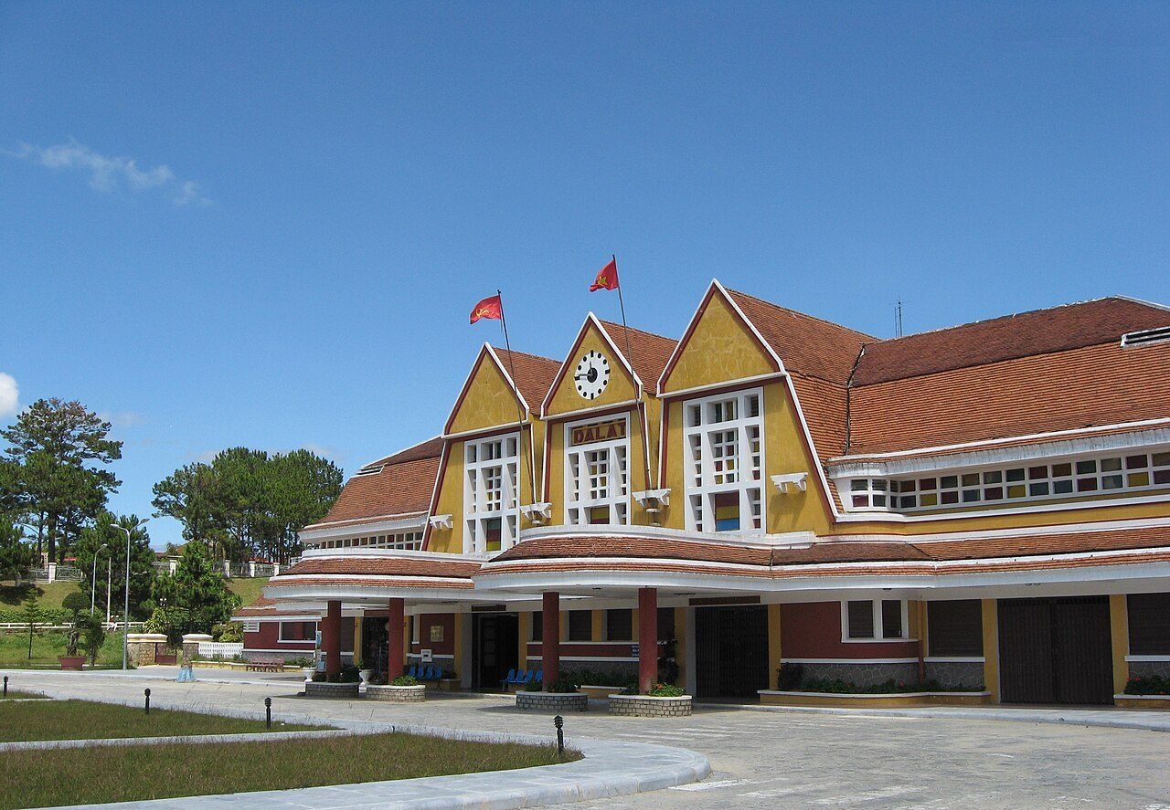 Nhà ga xe lửa cổ Đà Lạt kiến trúc Pháp