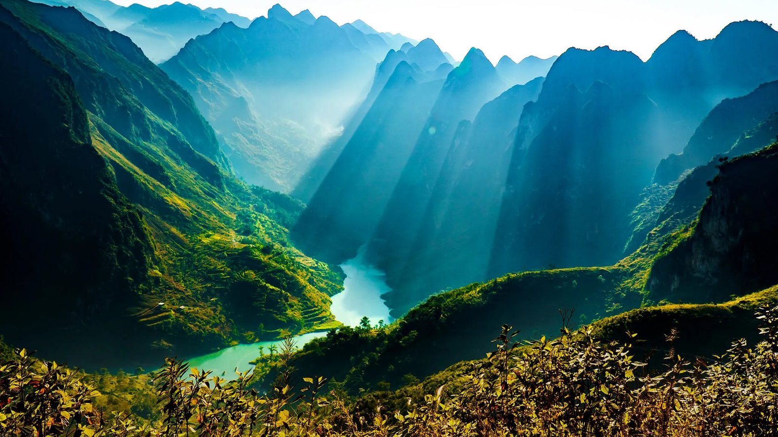 Đèo Mã Pí Lèng và sông Nho Quế Hà Giang
