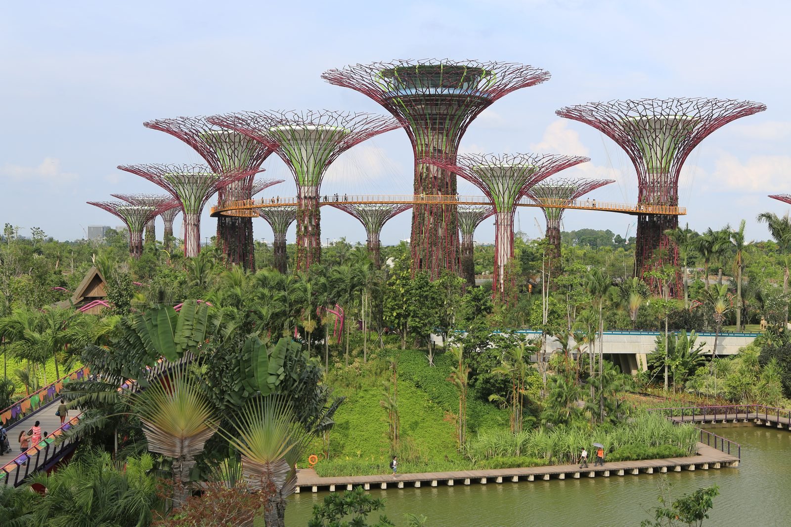 Gardens by the Bay Singapore với những siêu cây phát sáng